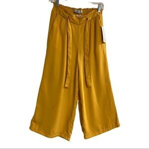 HARMONY HAVOC,Capri Pants, Mustard, Size 7,
